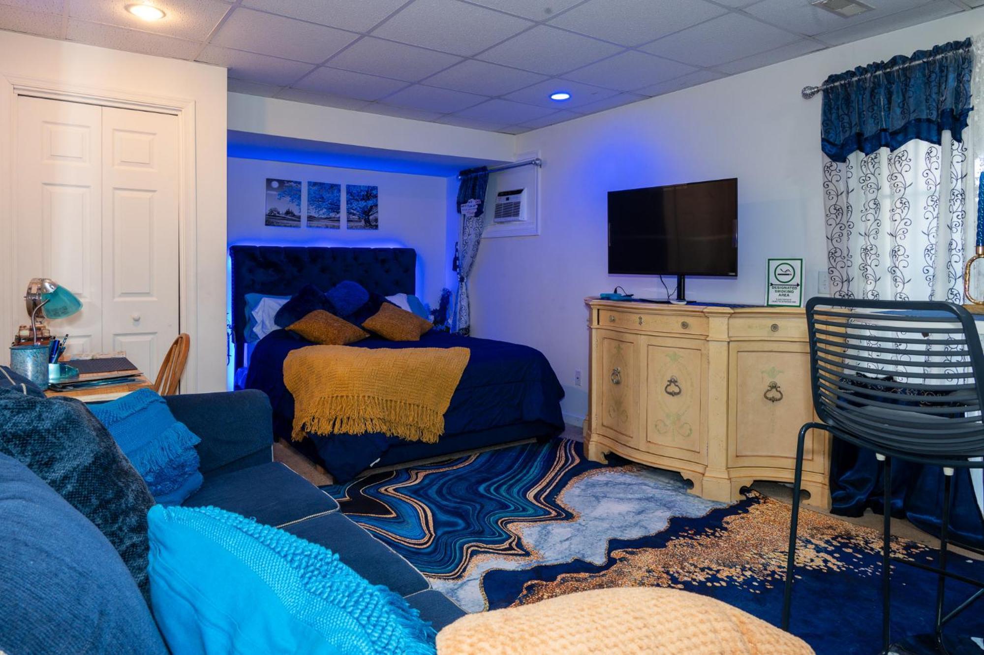 The Blue Room Luxury Suite Довер Экстерьер фото